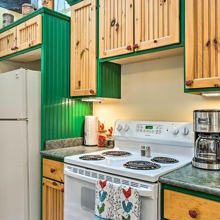 Couples Haven In Frankfort By Lake, Trails And Dtwn Exterior photo