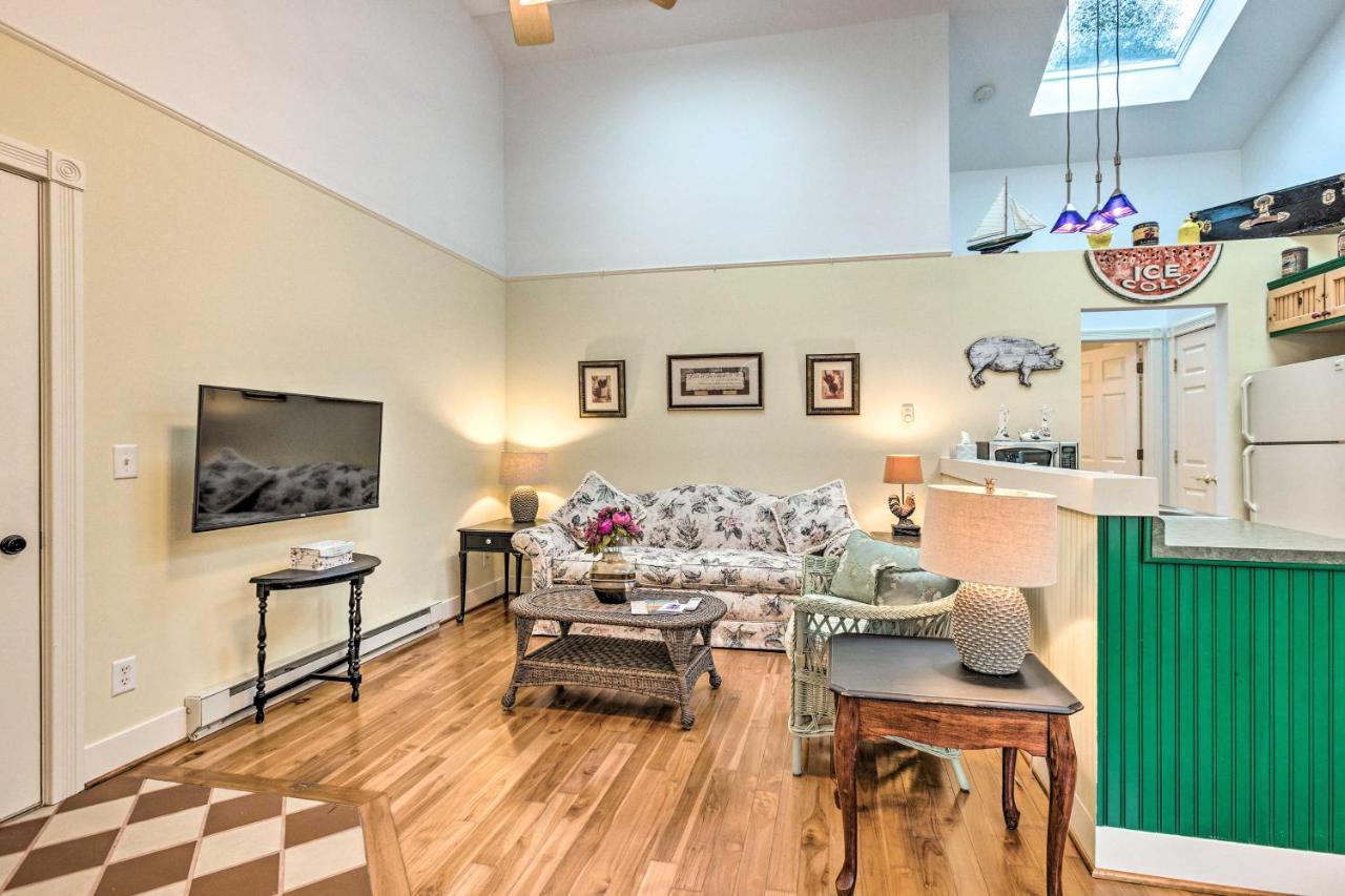 Couples Haven In Frankfort By Lake, Trails And Dtwn Exterior photo